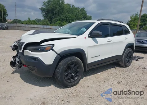 2019 Jeep Cherokee Trailhawk Elite 4X4 from USA, damaged, VIN 1C4PJMBX8KD140435